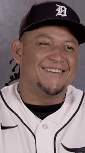 Marilyn Delorme's Instagram, Twitter & Facebook