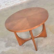 Thank you for contacting broyhill. Mid Century Modern Broyhill Brasilia Round Lamp End Or Side Table Warehouse 414