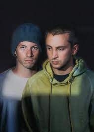 Twenty one pilots‏подлинная учетная запись @twentyonepilots 8 дек. Twenty One Pilots Want To Stay Strange The New York Times