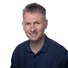 Sandra Ricker's Instagram, Twitter & Facebook