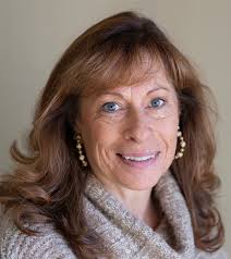 Diane Oswald's Instagram, Twitter & Facebook