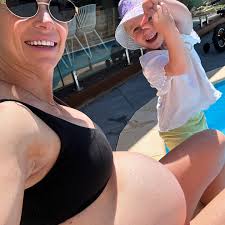 Life lately. It's been a lot of this 🤰 and a lot of family. Whilst yes I'm  a fitness account, I'm also a mum, wife, friend, and try my best to show