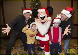 The livin' la vida loca singer. Ricky Martin Brings Twins To Disneyland With Fiance Jwan Yosef Photo 3828131 Celebrity Babies Jwan Yosef Matteo Martin Ricky Martin Valentino Martin Pictures Just Jared