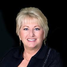 Karen Hellman's Instagram, Twitter & Facebook