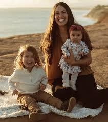 Matthew taylor coleman with his wife and two young children in undated family photo. Eyfmmghfr3r6hm