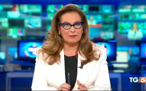 Divenendo poi uno dei volti simbolo del tg5, per il quale lavora fin dal lancio avvenuto nel 1992. Cesara Buonamici Prima Di Diventare Giornalista Sorprendente Retroscena
