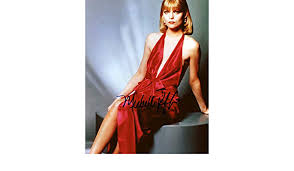 With universal pictures developing a scarface reboot for release next year, it's fitting that pfeiffer is mounting her own return, with upcoming roles in aronofsky's. Michelle Pfeiffer Scarface 8x10 Female Celebrity Photo Signed In Person At Amazon S Entertainment Collectibles Store