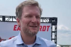 Florida Man Tries To Fly With Women's Panties On His Face… Gets Kicked Off  And Banned From The Airline