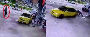 Sapa2 yg ada keta scrap ka,eksiden ka post dlm group ni manatau kot2 leh wat jualan sparepart. Gara Gara Tidak Kunci Pintu Ketika Isi Minyak Kereta Wanita Ini Dilarikan Di Depan Mata