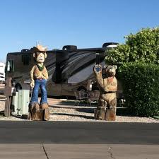 The lazydays rv service center in tucson handles rv models of all types, and offers renowned specialty shops, including chassis, body and collision, glass and windshield, and roof repair. Tucson Lazydays Koa Resort 5151 S Country Club Rd