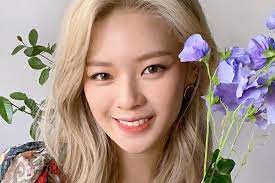 Jeongyeon, 24, posted a photo of herself on the group's instagram account after the event, with the caption: Twice S Jeongyeon To Take Break From Activities For Health Reasons Soompi