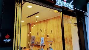 The bulldog energy is a coffeeshop and opened its doors in january 1992. Mr Bulldog Coffee Roasters Cafe In 8essalonikh