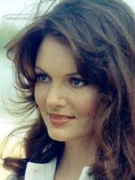 Kerry Wells's Instagram, Twitter & Facebook