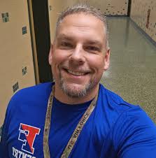 It was a packed room at Monday's Town Board meeting as Town Supervisor  Ciaran Hanna, Town Board Member David Belaskas, and Town Clerk Janelle Reed  were recognized for their service to our