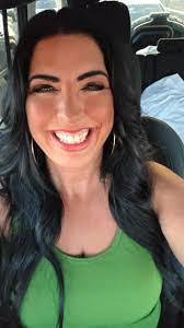 Julie Bartelson's Instagram, Twitter & Facebook