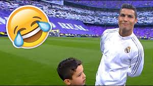 Use the mouse to play this game. Messi Funny Face Shefalitayal