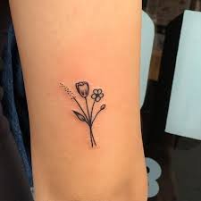 It is among those tattoos that will be good to see and not to attract too much attention. Simple Flower Tattoo Wrist Novocom Top