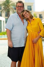 Find the latest tracks, albums, and images from peter andre. 7lar9o9fj3qmlm