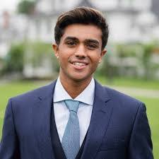 Alex Yale's Instagram, Twitter & Facebook