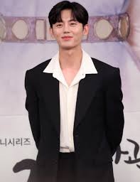 이지훈 ji hoon , ji hun , yi ji hun korea. ì´ì§€í›ˆ ì‚¬ìƒí™œ ì¹¨í•´ì— í­ì–¸ê¹Œì§€ Vs ì†Œì†ì‚¬ ì¸¡ ì‚¬ì‹¤ë¬´ê·¼ ì—‡ê°ˆë¦° ì£¼ìž¥ ì´íˆ¬ë°ì´