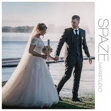 Hochzeitsfrisuren Fur Frauen Und Naturlich Auch Manner Weddingtime Spazehairstudio Weddinghair Menstyle Weddingdress Suit Wedding Dresses Dresses Wedding
