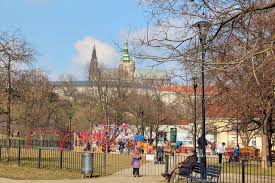 Die Schonsten Spielplatze In Prag Schone Spielplatze Reisen Reisen Mit Kindern