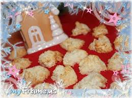 Macarons A La Noix De Coco Avec Des Blancs D Oeufs Les Petits Plats De Patchouka Christmas Cake Christmas Dishes Dishes