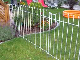 Der Verschlussriegel Der Tur Wird Mit Einer Starken Feder Zugehalten Und Ist Von Kleinkindern Nicht Zu Offnen Hundezaun Zaun Halte Durch