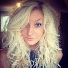 Kelly Peake's Instagram, Twitter & Facebook