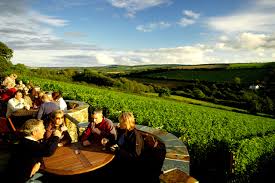 Después de una primera etapa de obras conceptuales sinfónicas. Welcome Camel Valley