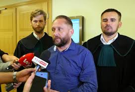 Last updated november 25, 2019. Akt Oskarzenia Przeciwko Kamilowi Durczokowi Na A1 Pijany Durczok Spowodowal Kolizje Kierujac Swoim Bmw Zdjecia Polska Times