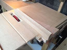 How i built an easy, quick, simple and really steady homemade table saw fence mechanism, made of mdf, osb, pinewood, plywood as always saying and i have noted it on my youtube page: How To Make Homemade Table Saw 2 The Fence Youtube Diy Table Saw Fence Diy Table Saw Homemade Tables