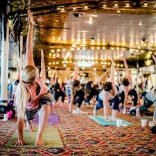 Wunschtermin vereinbaren mit 100% flexibilität. The Wildest Places To Take Yoga Classes In The U S Life Is Suite