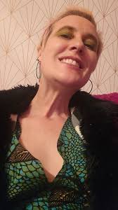 Hi all! I just wanted to introduce myself. I'm Poppy, actual name Robyn.  Poppy is a stage name I used to use for modelling and now use for poetry. I  was diagnosed