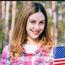 Lynn Lerner's Instagram, Twitter & Facebook