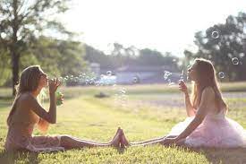 20 Artsy Best Friend Pictures Friends Photography Friend Photoshoot Best Friend Photoshoot