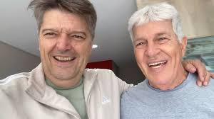 Hoje é dia dele… Paulo Pereira que comemora seus 72 anos. Um pouco da nossa  história e da nossa Itapema. Felicidades sócio e irmão.