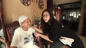 Lihat ide lainnya tentang artis, gaun hitam sederhana, selebritas. Okl Rumah Eyang Wulan Guritno Di Pondok Indah Luasnya 880 Meter Rumah123 Com