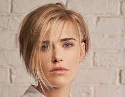 Jul 16, 2021 · se vuoi cambiare taglio di capelli con l’arrivo della bella stagione puoi scegliere i look di tendenza dell’estate 2021: Colore Capelli Estate 2021 Foto E Tendenze Le Novita Donne Sul Web