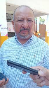 Denuncia hackeo de teléfonos celulares Max Correa