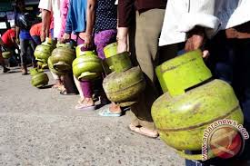 Penetapan harga gas semasa (tong gas memasak/lpg) adalah perlu dikuatkuasakan bagi mengelakkan kenaikan harga yang tidak sepatutnya untuk barangan lain yang berkaitan terutama makanan dan minuman. Triwulan Pertama 2017 Konsumsi Elpiji Riau Meningkat 14 Persen