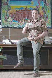 Umur 53 tahun) adalah seorang sejarawan, aktivis, dan pengajar indonesia. Kembali Dilantik Jadi Dirjen Kebudayaan Ini Konsep Hilmar Farid Nasional Tempo Co