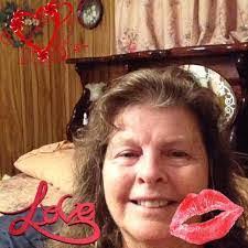 Earl Schleicher's Instagram, Twitter & Facebook