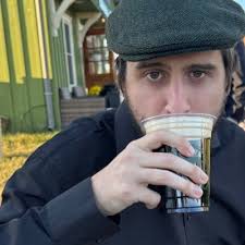 Robert Alvarez (@ralvarez617)