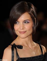 Tout d'abord, vous pouvez partir sur une coupe assez structurée avec des mèches en. 7 Idees De Visage Carre Visage Carre Coupe De Cheveux Visage