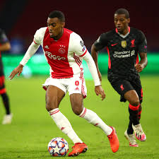 Ryan gravenberch is a young dutch midfielder, playing for afc ajax. Manchester United Fans Say The Same Thing Over Ryan Gravenberch Transfer Speculation Manchester Evening News