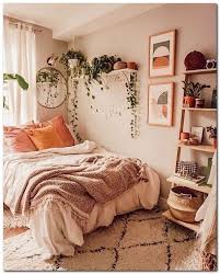 35 Einfache Ideen Fur Einen Atemberaubenden Boho Schlafzimmerstil Bohobedroomstyle Stu Atemberauben Simple Bedroom College Bedroom Decor Bedroom Styles