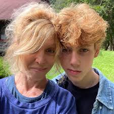 Natural-ish blondes.