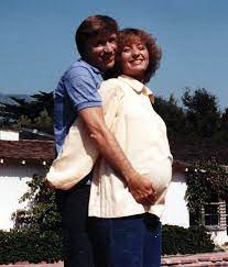 Before he became established, he worked as a mailman and teacher. Everybody S Little Buddy