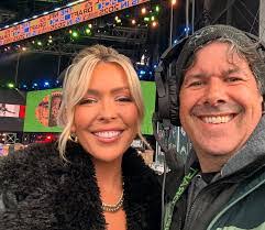 Colleen Wolfe's Instagram, Twitter & Facebook